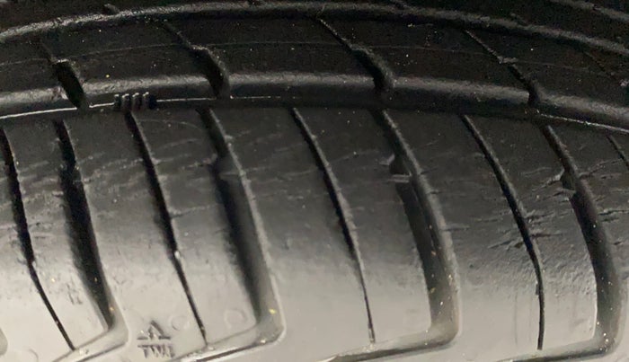 2018 Renault Kwid RXT 1.0, Petrol, Manual, 34,566 km, Left Front Tyre Tread