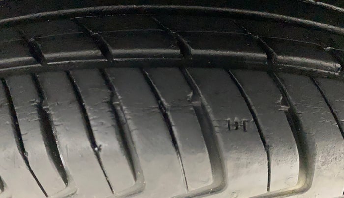 2018 Renault Kwid RXT 1.0, Petrol, Manual, 34,566 km, Right Rear Tyre Tread