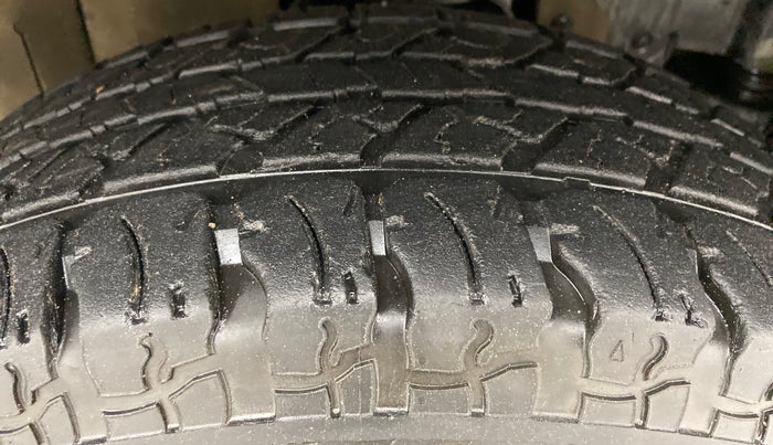 2021 Mahindra Thar LX PETROL HT 4WD AT, Petrol, Automatic, 27,408 km, Right Front Tyre Tread