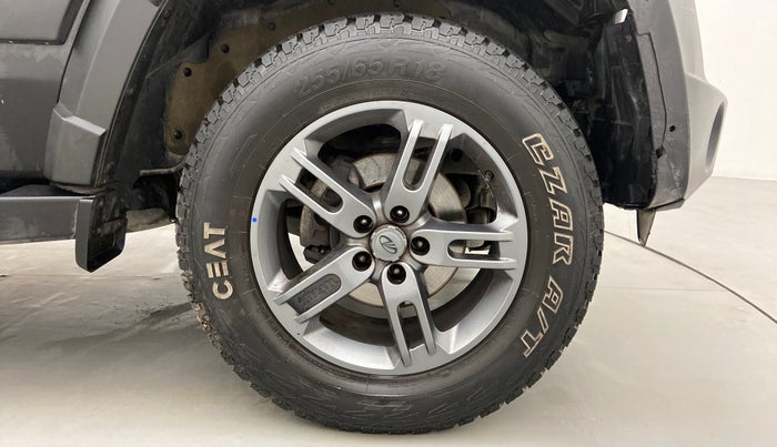 2021 Mahindra Thar LX PETROL HT 4WD AT, Petrol, Automatic, 27,408 km, Right Front Wheel