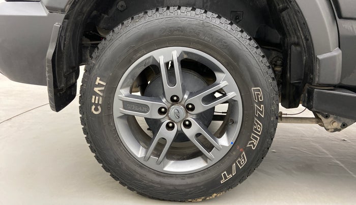 2021 Mahindra Thar LX PETROL HT 4WD AT, Petrol, Automatic, 27,408 km, Right Rear Wheel
