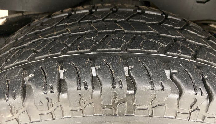 2021 Mahindra Thar LX PETROL HT 4WD AT, Petrol, Automatic, 27,408 km, Right Rear Tyre Tread