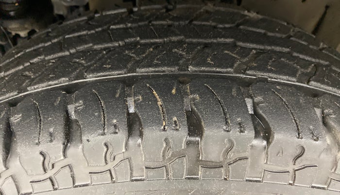 2021 Mahindra Thar LX PETROL HT 4WD AT, Petrol, Automatic, 27,408 km, Left Front Tyre Tread