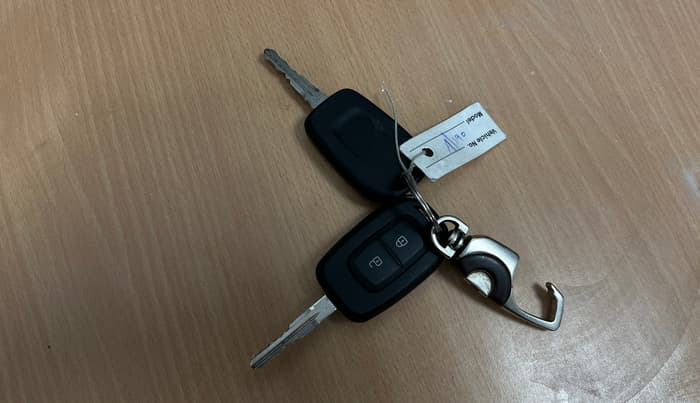 2024 Renault TRIBER RXT, Petrol, Manual, 30,558 km, Key Close Up