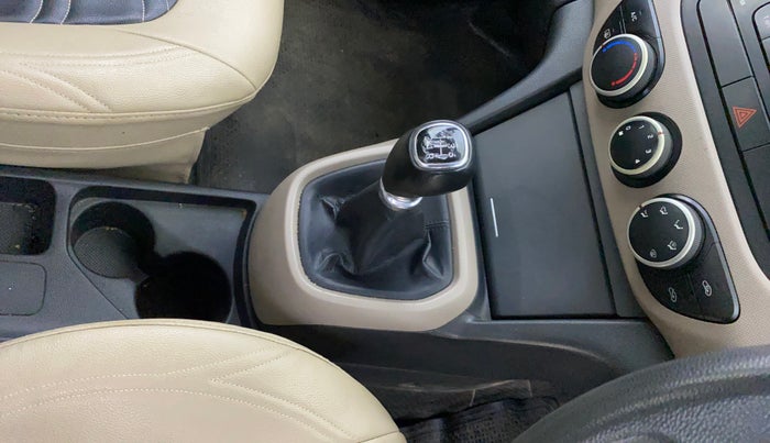 2015 Hyundai Xcent S 1.2, Petrol, Manual, 86,802 km, Gear Lever