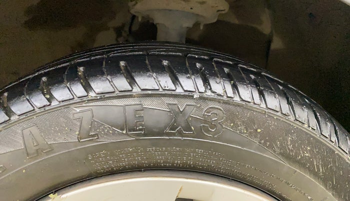 2015 Hyundai Xcent S 1.2, Petrol, Manual, 86,802 km, Right Front Tyre Tread