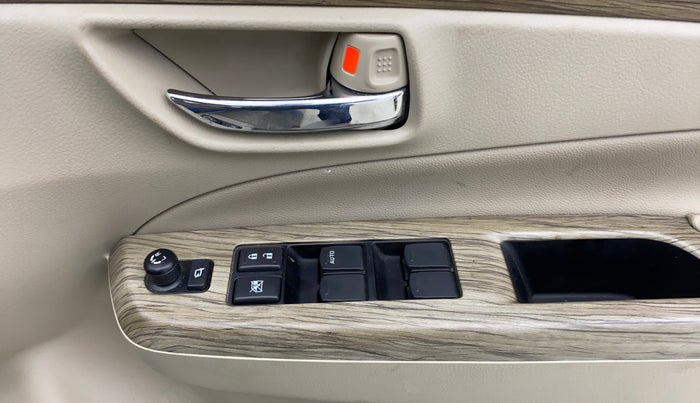 2020 Maruti Ciaz ALPHA  AT 1.5 SHVS PETROL, Petrol, Automatic, 14,845 km, Driver Side Door Panels Control