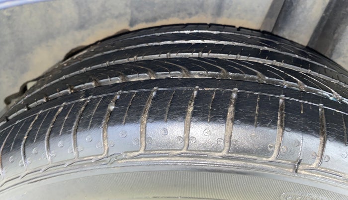 2020 Maruti Ciaz ALPHA  AT 1.5 SHVS PETROL, Petrol, Automatic, 14,845 km, Left Rear Tyre Tread