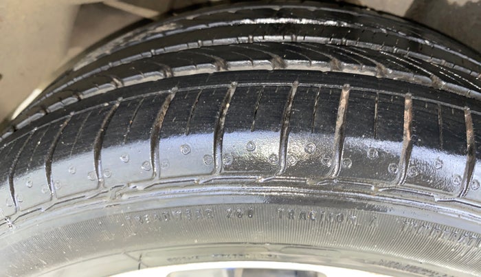 2020 Maruti Ciaz ALPHA  AT 1.5 SHVS PETROL, Petrol, Automatic, 14,845 km, Right Rear Tyre Tread