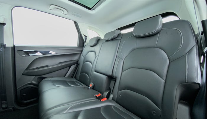 2020 MG HECTOR SHARP DCT PETROL, Petrol, Automatic, 34,505 km, Right Side Rear Door Cabin