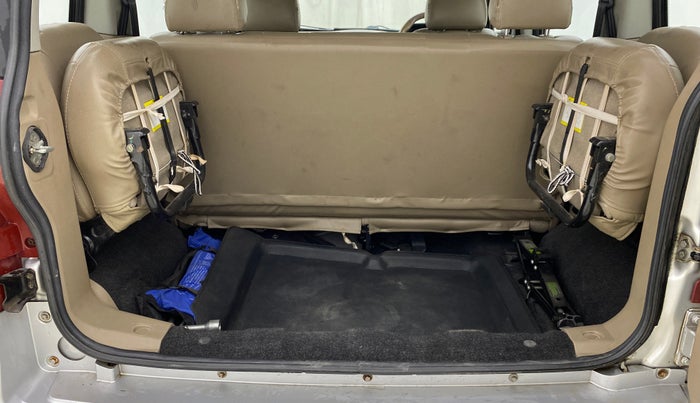 2017 Mahindra TUV300 T8, Diesel, Manual, 1,25,322 km, Boot Inside