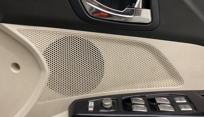 2019 Mahindra XUV300 W8 (O) 1.2 PETROL, Petrol, Manual, 58,737 km, Speaker
