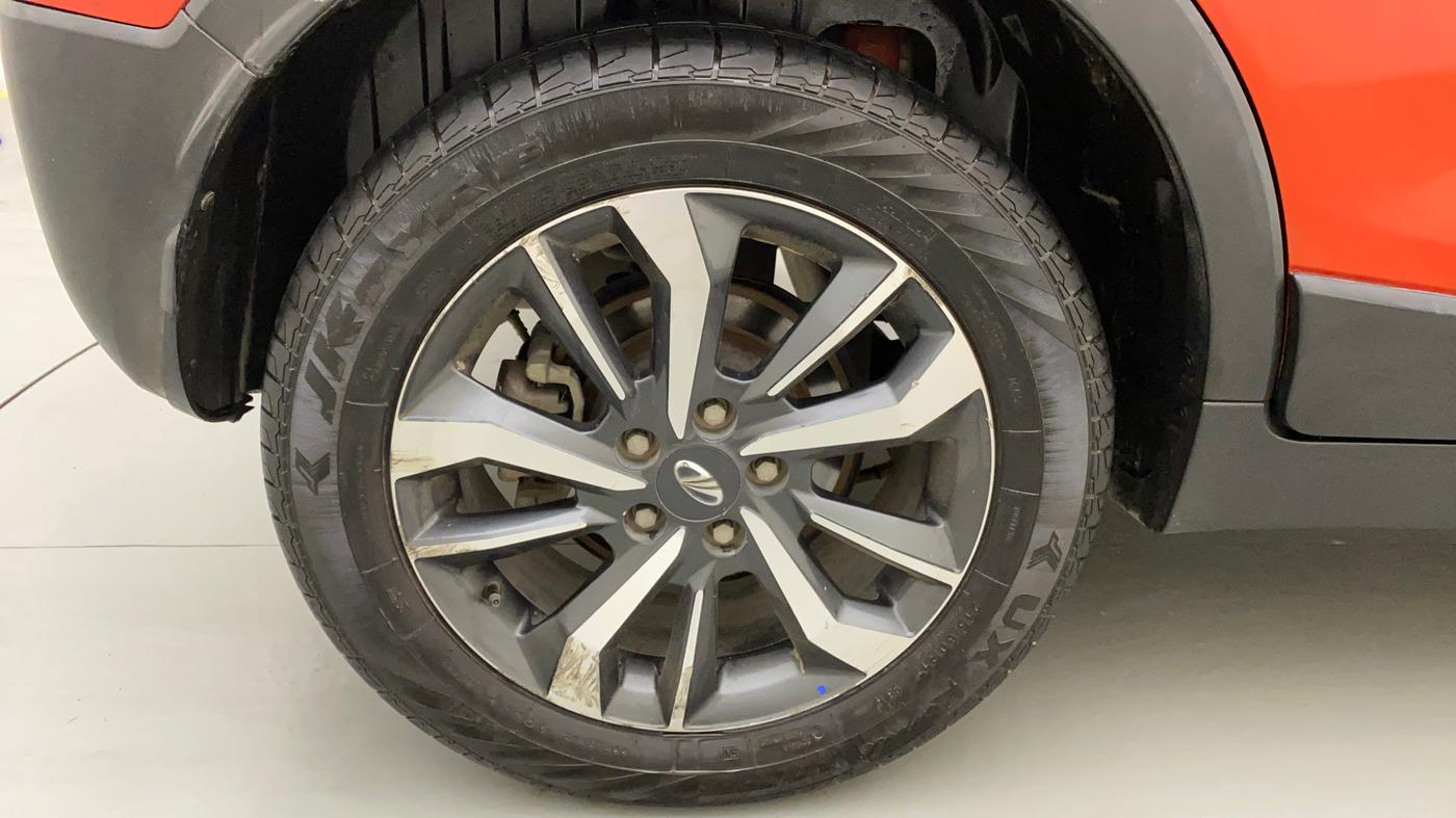 2019 Mahindra XUV300 W8 (O) 1.2 PETROL, Petrol, Manual, 58,737 km, Right Rear Wheel