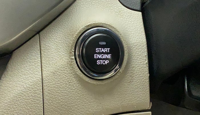 2019 Mahindra XUV300 W8 (O) 1.2 PETROL, Petrol, Manual, 58,737 km, Keyless Start/ Stop Button