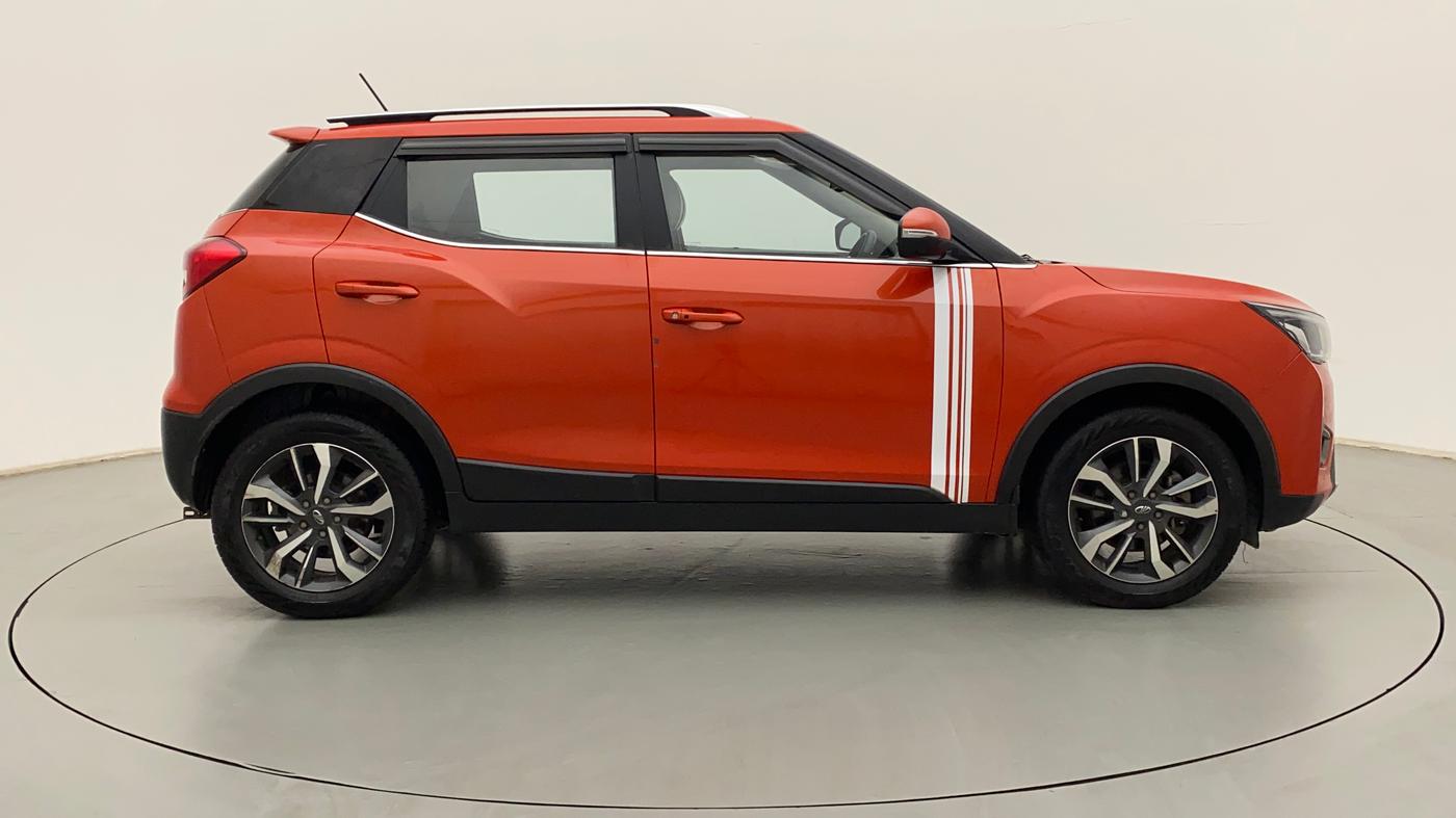 2019 Mahindra XUV300 W8 (O) 1.2 PETROL, Petrol, Manual, 58,737 km, Right Side View