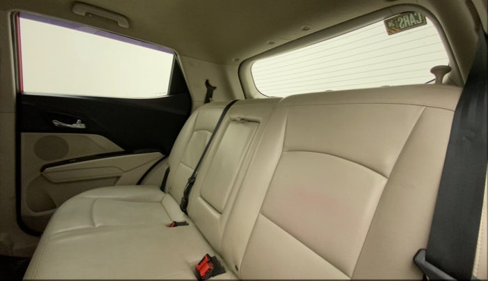 2019 Mahindra XUV300 W8 (O) 1.2 PETROL, Petrol, Manual, 58,737 km, Right Side Rear Door Cabin