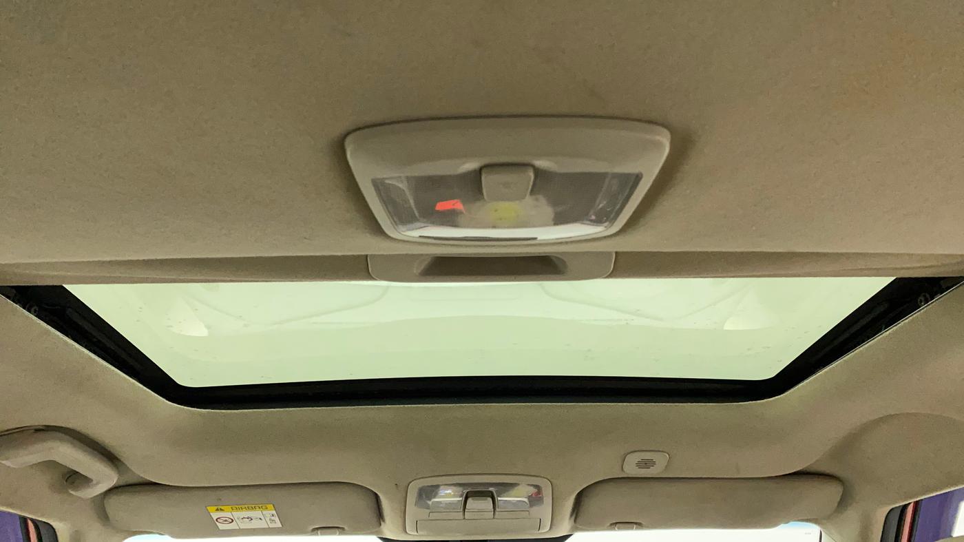 2019 Mahindra XUV300 W8 (O) 1.2 PETROL, Petrol, Manual, 58,737 km, Moonroof/ Sunroof