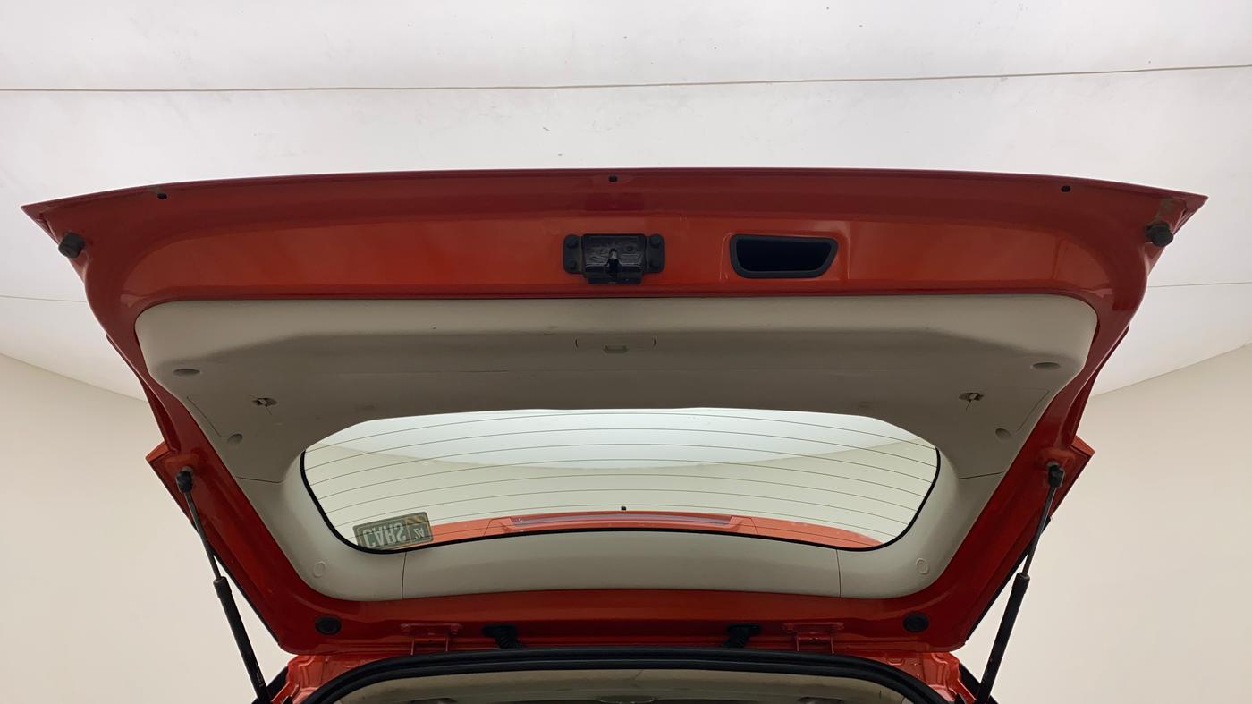 2019 Mahindra XUV300 W8 (O) 1.2 PETROL, Petrol, Manual, 58,737 km, Boot Door Open
