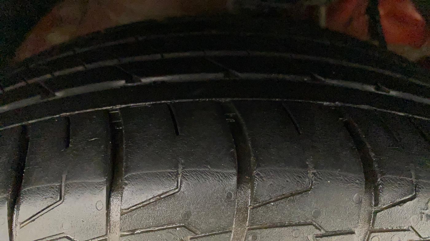 2019 Mahindra XUV300 W8 (O) 1.2 PETROL, Petrol, Manual, 58,737 km, Right Front Tyre Tread