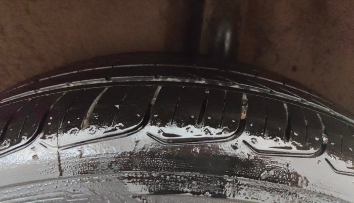 2022 Volkswagen Polo HIGHLINE PLUS 1.0L TSI, Petrol, Manual, 32,219 km, Left Rear Tyre Tread