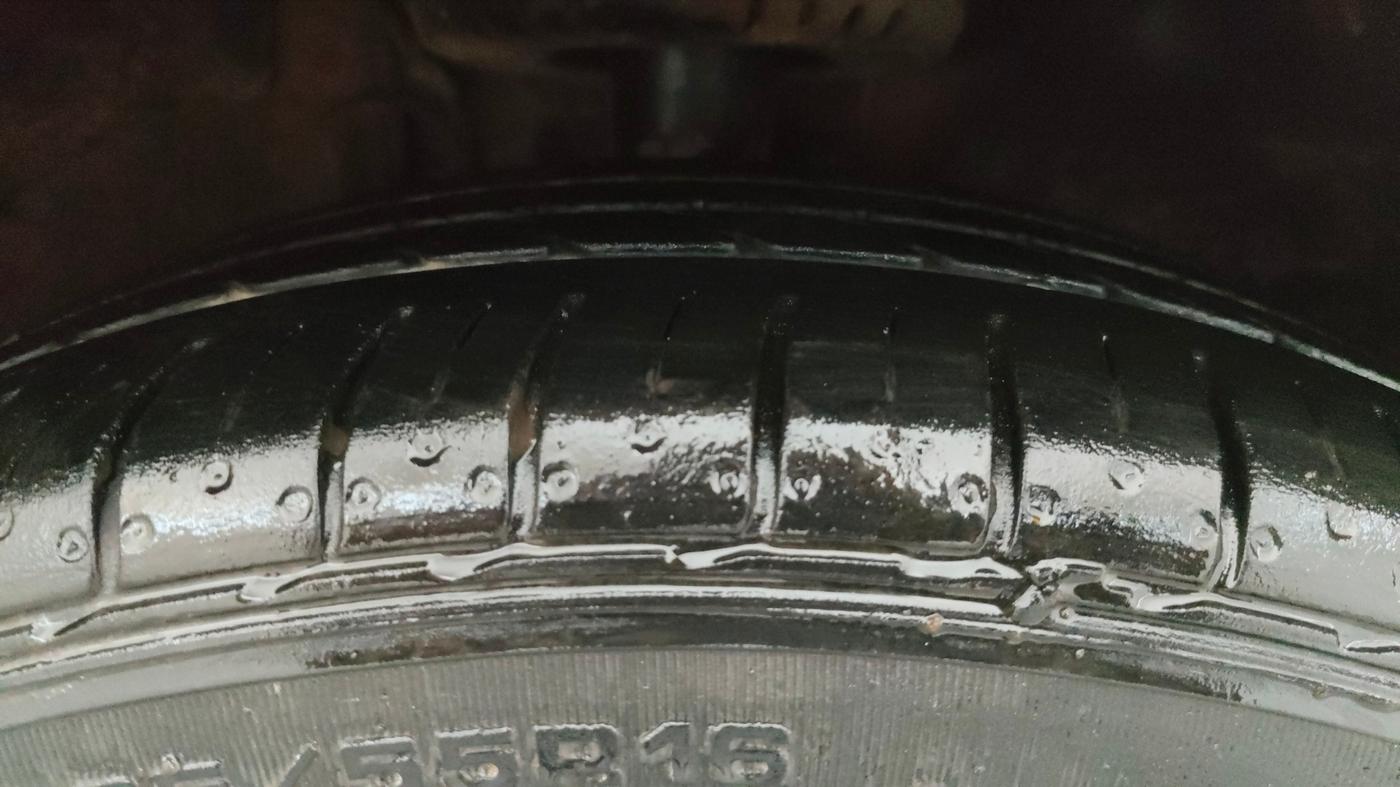 2022 Volkswagen Polo HIGHLINE PLUS 1.0L TSI, Petrol, Manual, 32,219 km, Right Front Tyre Tread