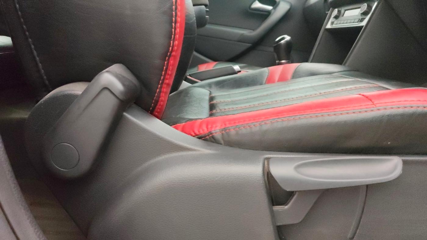 2022 Volkswagen Polo HIGHLINE PLUS 1.0L TSI, Petrol, Manual, 32,219 km, Driver Side Adjustment Panel