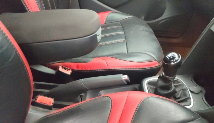 2022 Volkswagen Polo HIGHLINE PLUS 1.0L TSI, Petrol, Manual, 32,219 km, Gear Lever