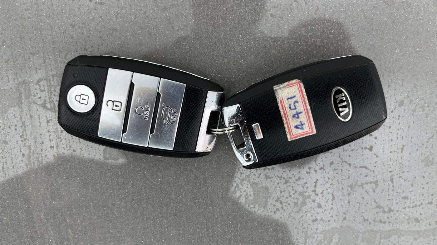 2021 KIA SONET HTX 1.5, Diesel, Manual, 70,806 km, Key Close Up