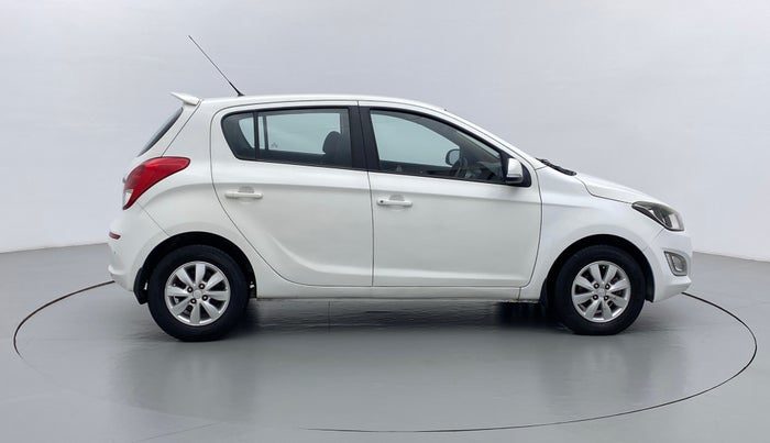 2013 Hyundai i20 SPORTZ 1.4 CRDI, Diesel, Manual, 1,38,345 km, Right Side View