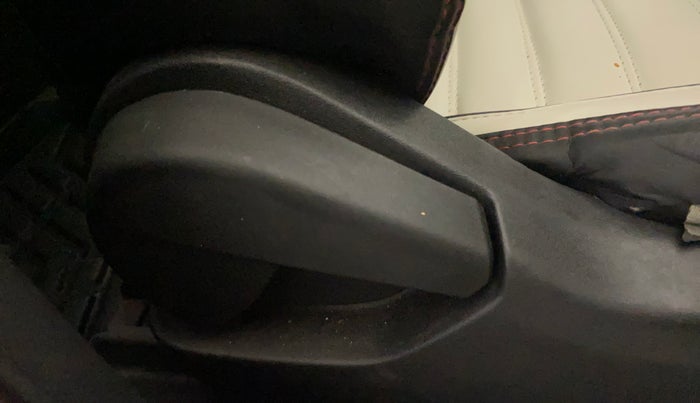 2023 Nissan MAGNITE XE, Petrol, Manual, 25,551 km, Driver Side Adjustment Panel