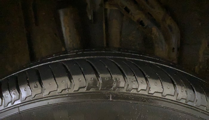 2023 Nissan MAGNITE XE, Petrol, Manual, 25,551 km, Right Rear Tyre Tread