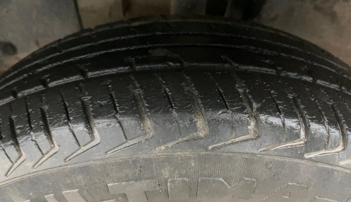 2016 Renault Kwid RXT 0.8, Petrol, Manual, 80,098 km, Left Front Tyre Tread