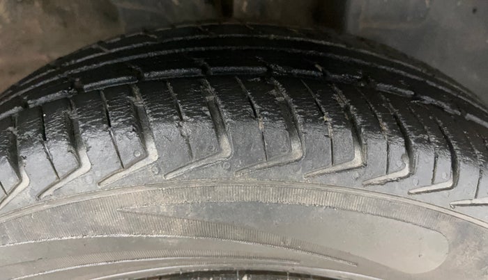 2016 Renault Kwid RXT 0.8, Petrol, Manual, 80,098 km, Right Front Tyre Tread