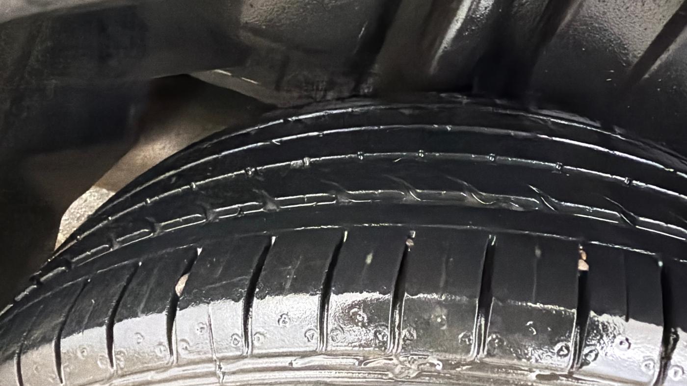 2024 Maruti Ciaz ALPHA  AT 1.5 SHVS PETROL, Petrol, Automatic, 42,080 km, Right Rear Tyre Tread