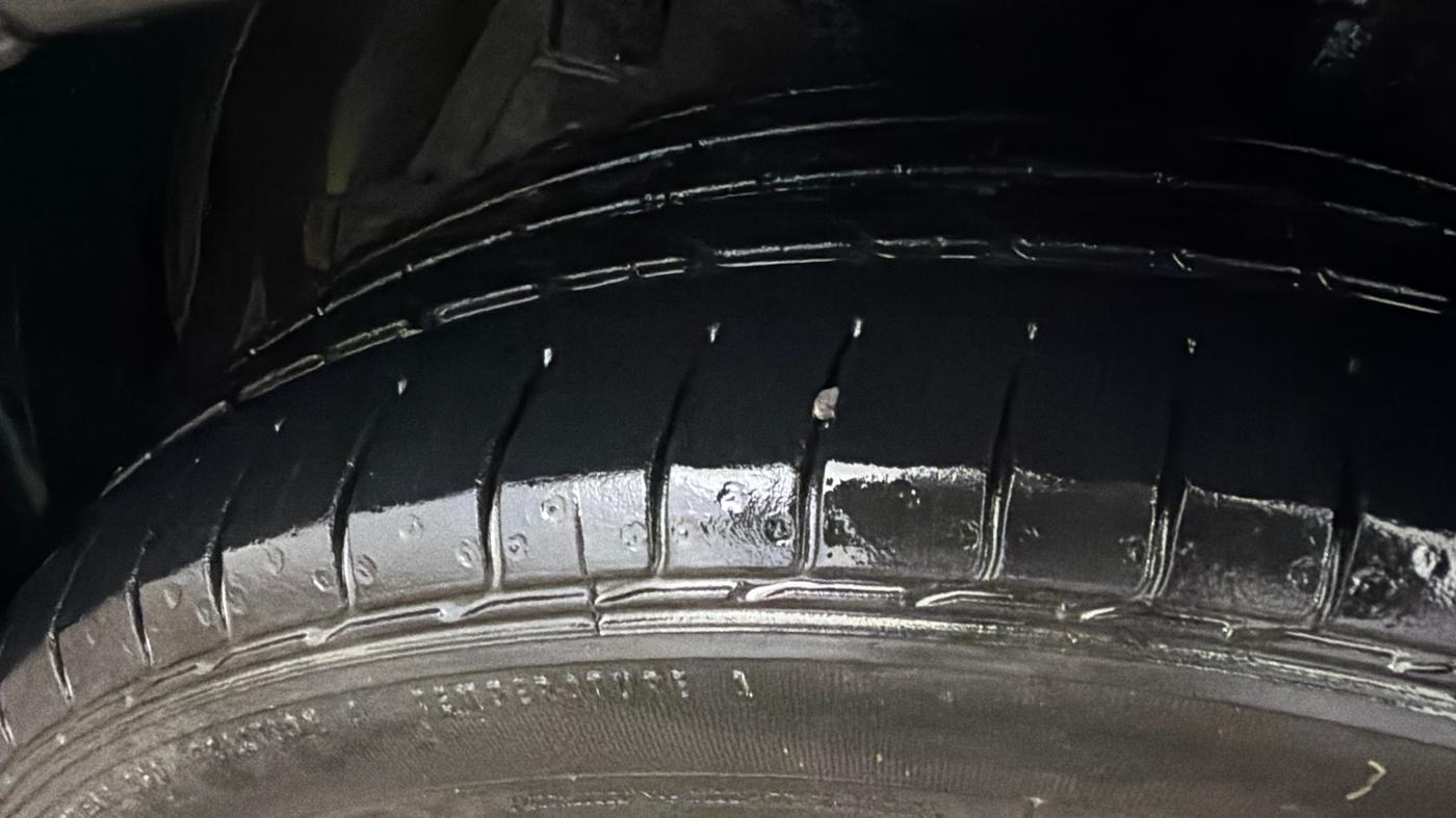 2024 Maruti Ciaz ALPHA  AT 1.5 SHVS PETROL, Petrol, Automatic, 42,080 km, Left Front Tyre Tread