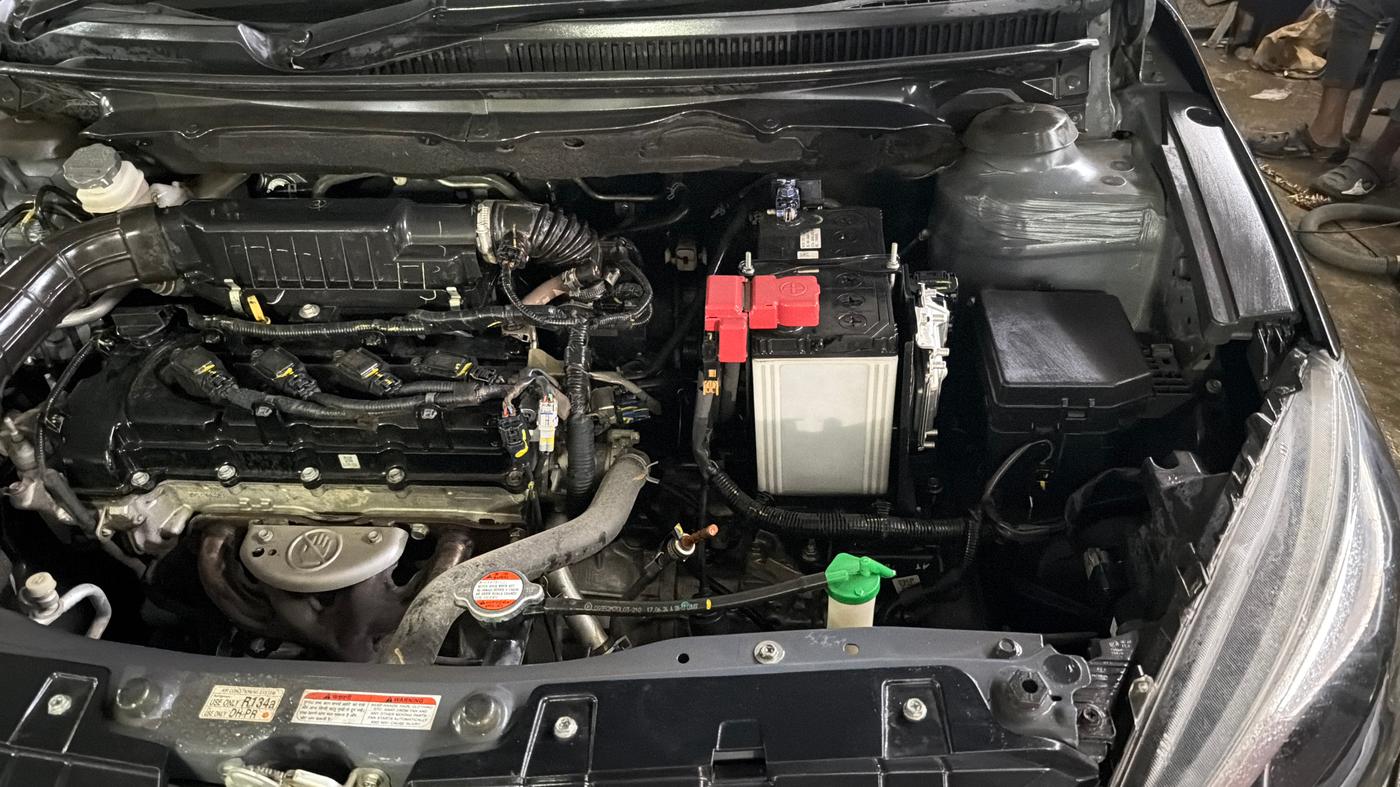 2024 Maruti Ciaz ALPHA  AT 1.5 SHVS PETROL, Petrol, Automatic, 42,080 km, Engine View - Left