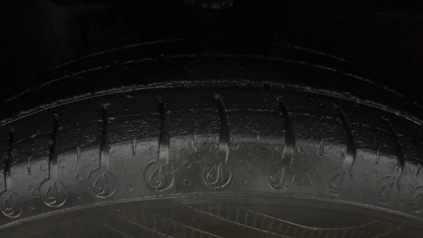2020 Renault Kwid RXT 1.0 (O), Petrol, Manual, 48,021 km, Left Front Tyre Tread