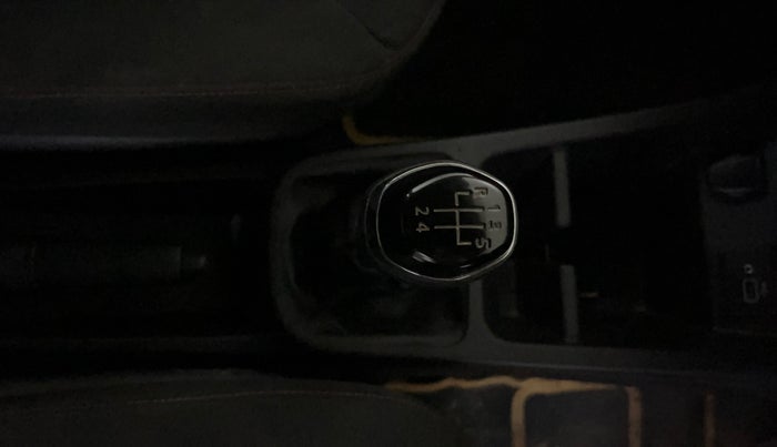 2020 Renault Kwid RXT 1.0 (O), Petrol, Manual, 47,923 km, Gear Lever