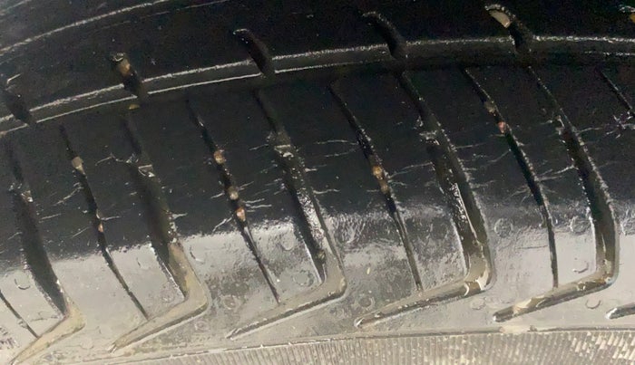 2016 Renault Kwid RXT 0.8, Petrol, Manual, 51,135 km, Right Rear Tyre Tread