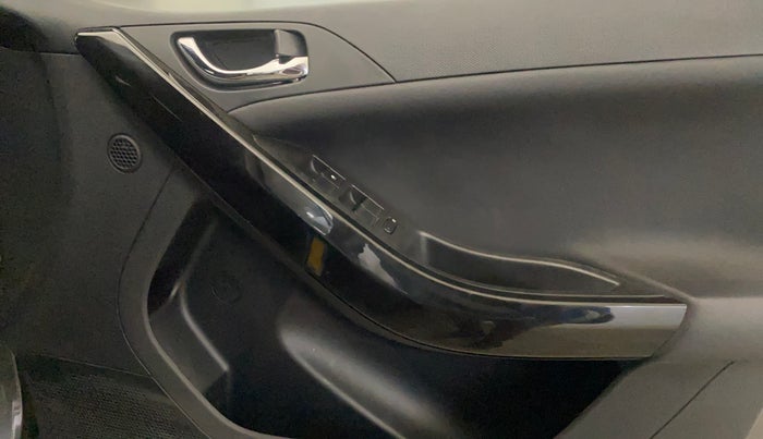 2023 Tata NEXON FEARLESS PLUS S 1.2 REVOTRON 7 DCA DT, Petrol, Automatic, 54,283 km, Driver Side Door Panels Control