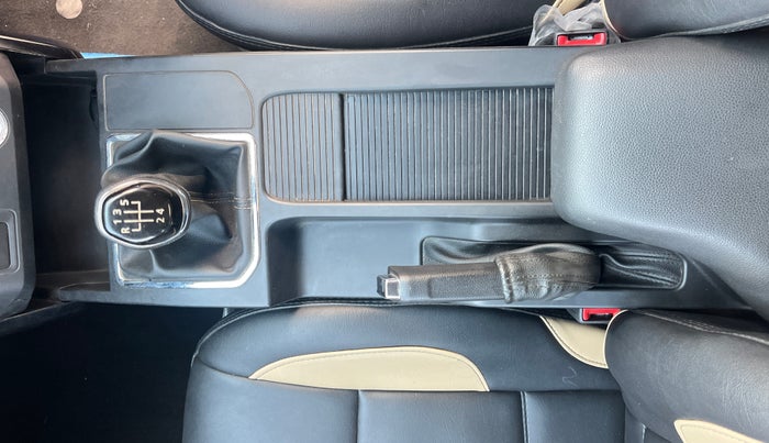 2021 Renault Kiger RXT MT, Petrol, Manual, 39,890 km, Gear Lever