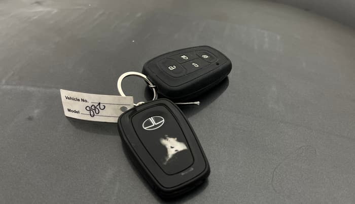 2022 Tata TIGOR XZ CNG, CNG, Manual, 67,927 km, Key Close Up