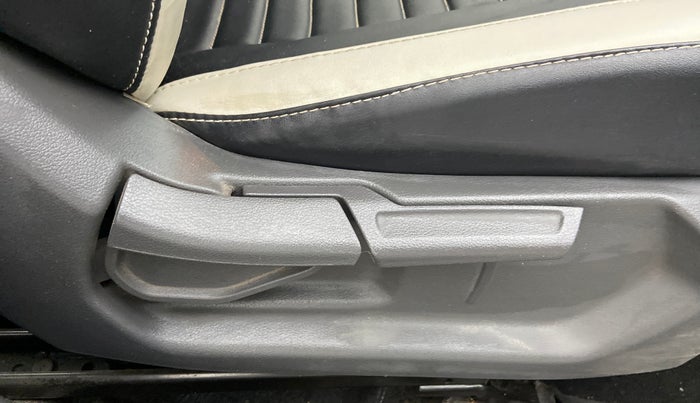 2021 Hyundai AURA S 1.2 CNG, CNG, Manual, 25,163 km, Driver Side Adjustment Panel