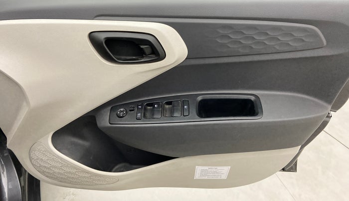 2021 Hyundai AURA S 1.2 CNG, CNG, Manual, 25,163 km, Driver Side Door Panels Control