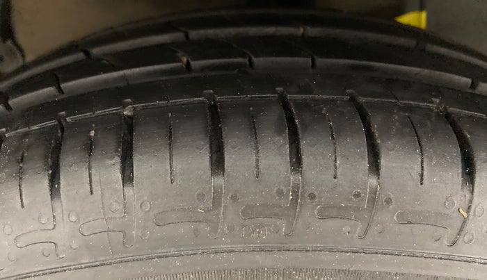 2021 Hyundai AURA S 1.2 CNG, CNG, Manual, 25,163 km, Right Rear Tyre Tread