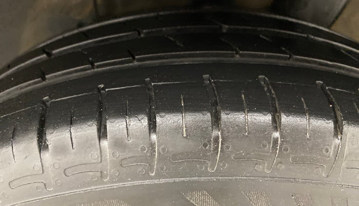 2021 Hyundai AURA S 1.2 CNG, CNG, Manual, 25,163 km, Left Rear Tyre Tread