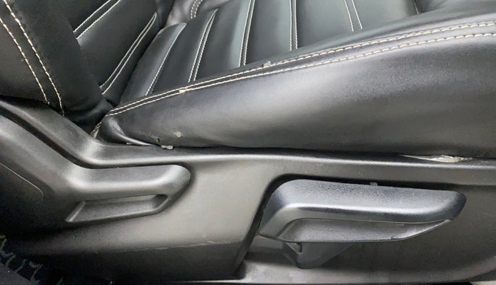 2022 Tata Tiago XZ PLUS CNG, CNG, Manual, 31,176 km, Driver Side Adjustment Panel