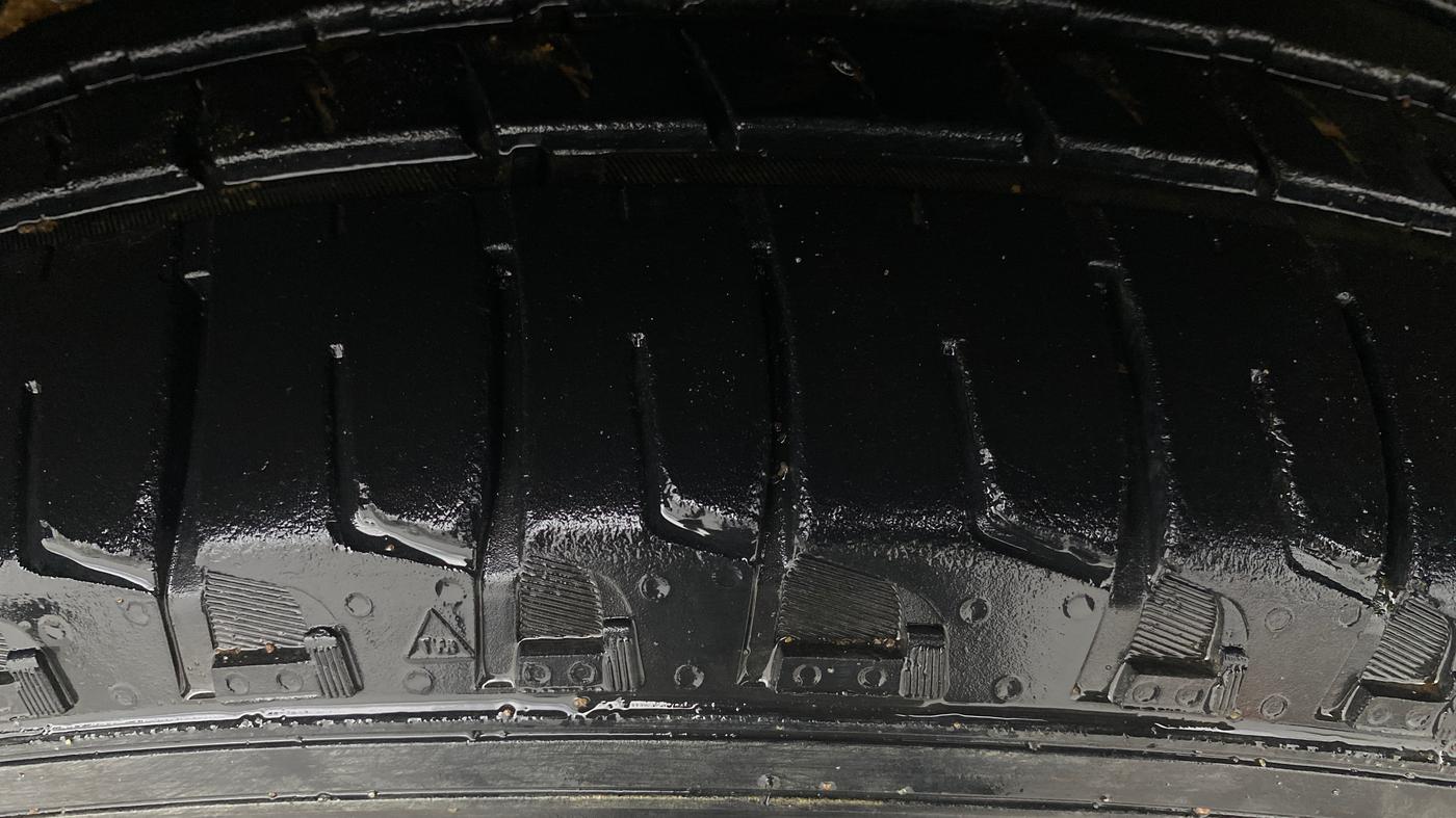 2015 Mahindra XUV500 W8, Diesel, Manual, 92,368 km, Right Front Tyre Tread