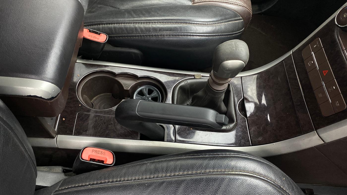 2015 Mahindra XUV500 W8, Diesel, Manual, 92,368 km, Gear Lever