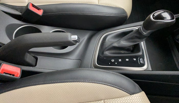 2017 Hyundai Verna 1.6 VTVT SX (O) AT, Petrol, Automatic, 29,735 km, Gear Lever